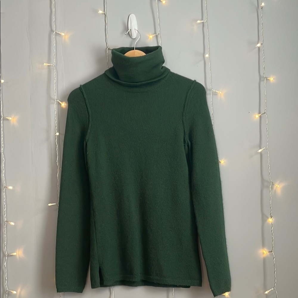 Elegant Green Turtleneck Sweater